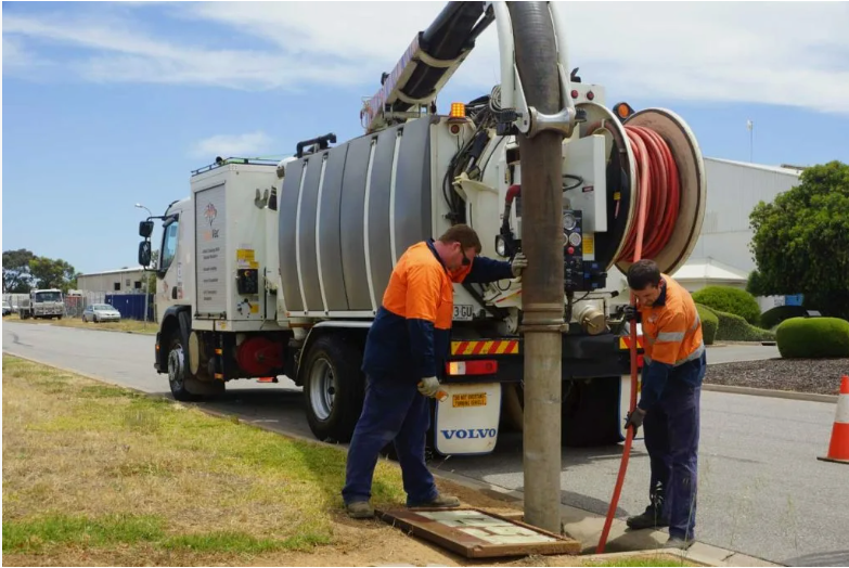 Sewer pipe jetting